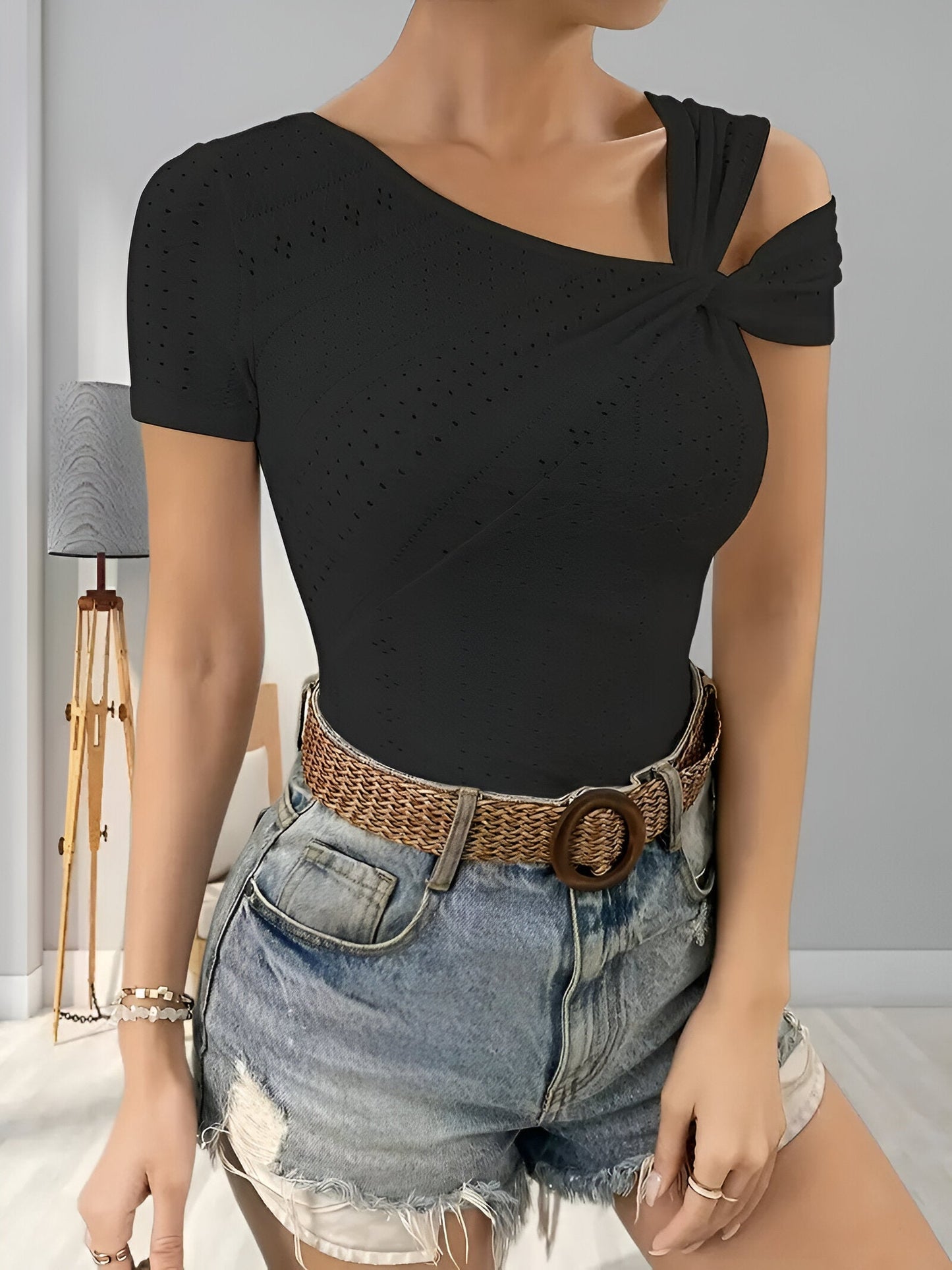 Anique | Elegante asymmetrische schouderblouse