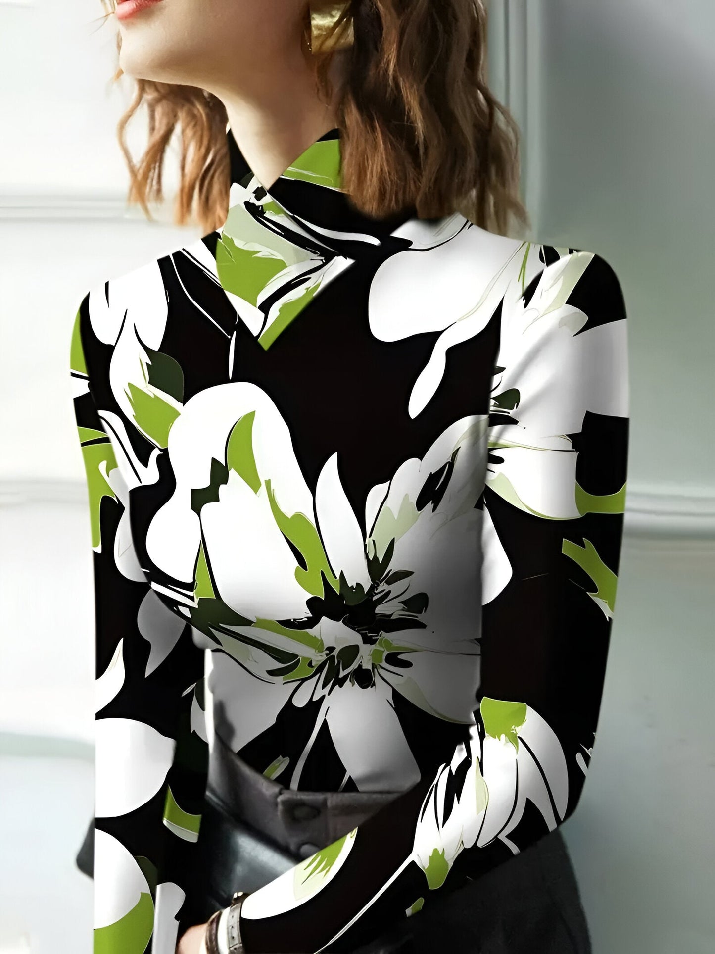Gabi | Sexy T-shirt met hoge hals en lange mouwen met bloemenprint